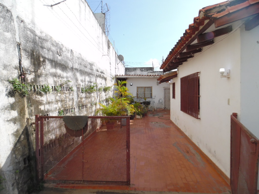 CASA EN VENTA EN PUERTO LA CRUZ SECTOR LATINIA