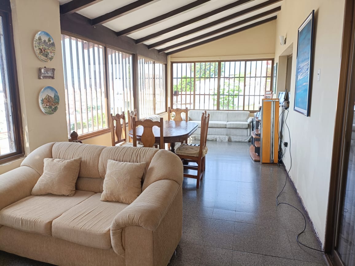 CASA EN VENTA EN PUERTO LA CRUZ SECTOR LATINIA