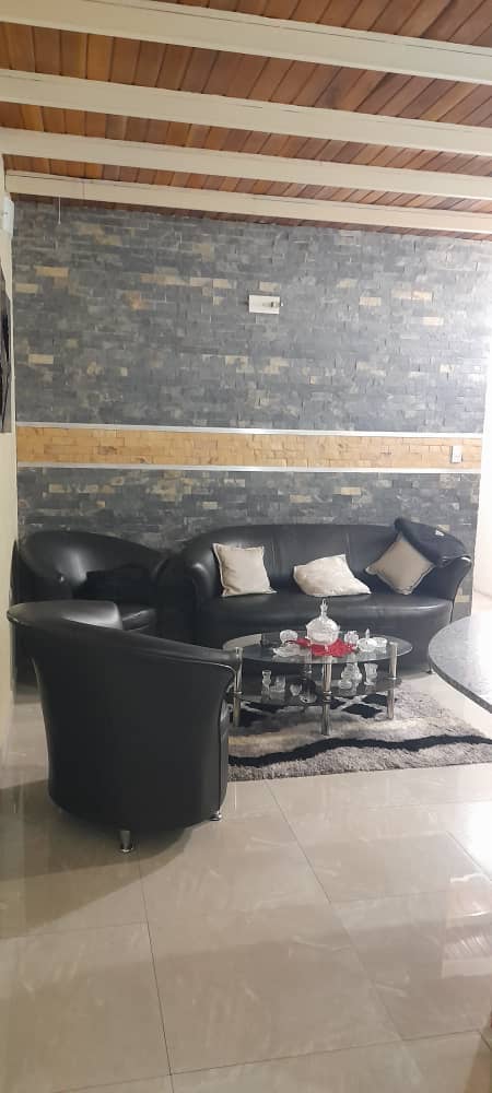 EDIFICIO COMERCIAL EN VENTA EN BARRIO SUCRE BARCELONA