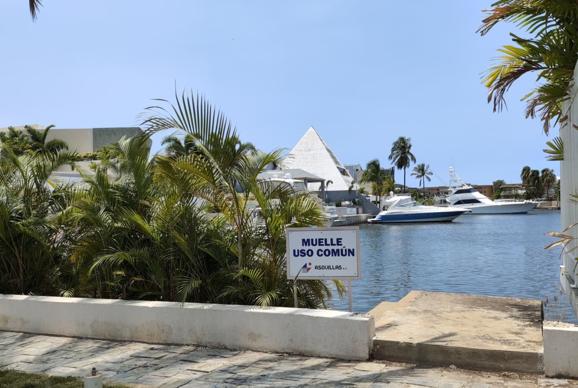 VENTA, CASA EN LAS VILLAS, LECHERÍA