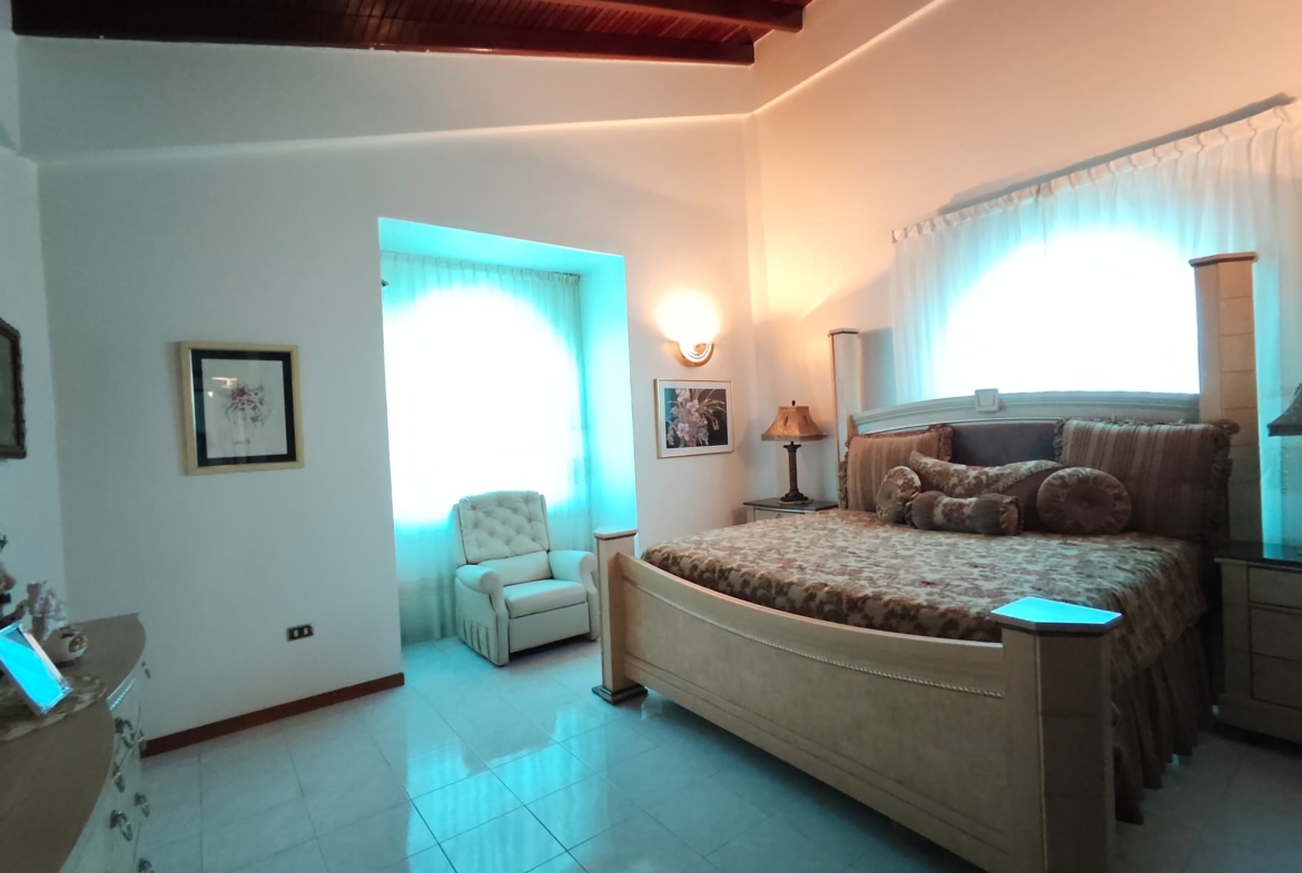 VENTA, CASA EN LAS VILLAS, LECHERÍA