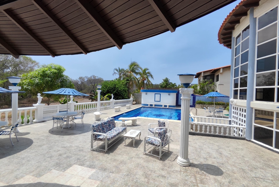 VENTA, CASA EN LAS VILLAS, LECHERÍA