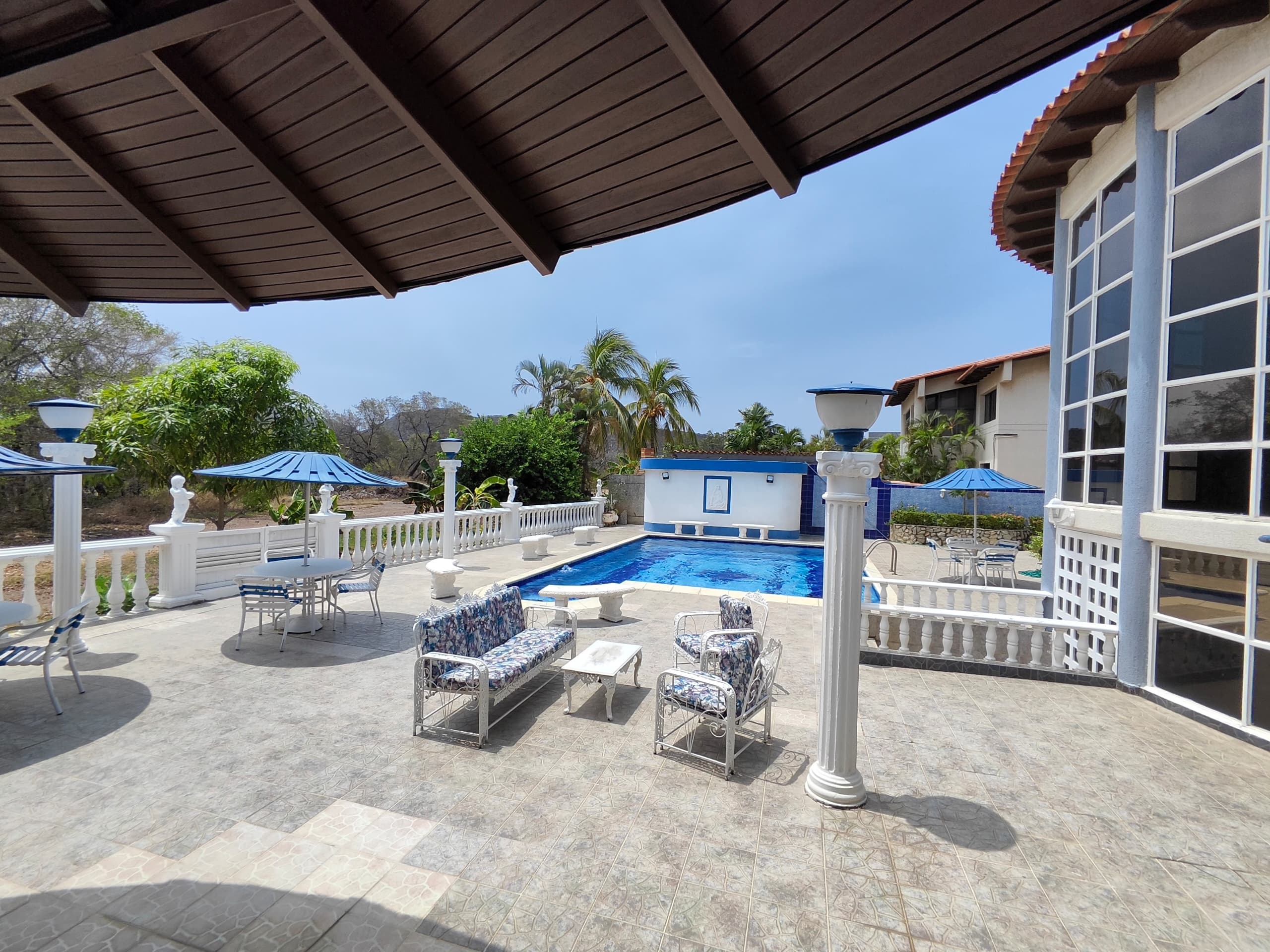 VENTA, CASA EN LAS VILLAS, LECHERÍA