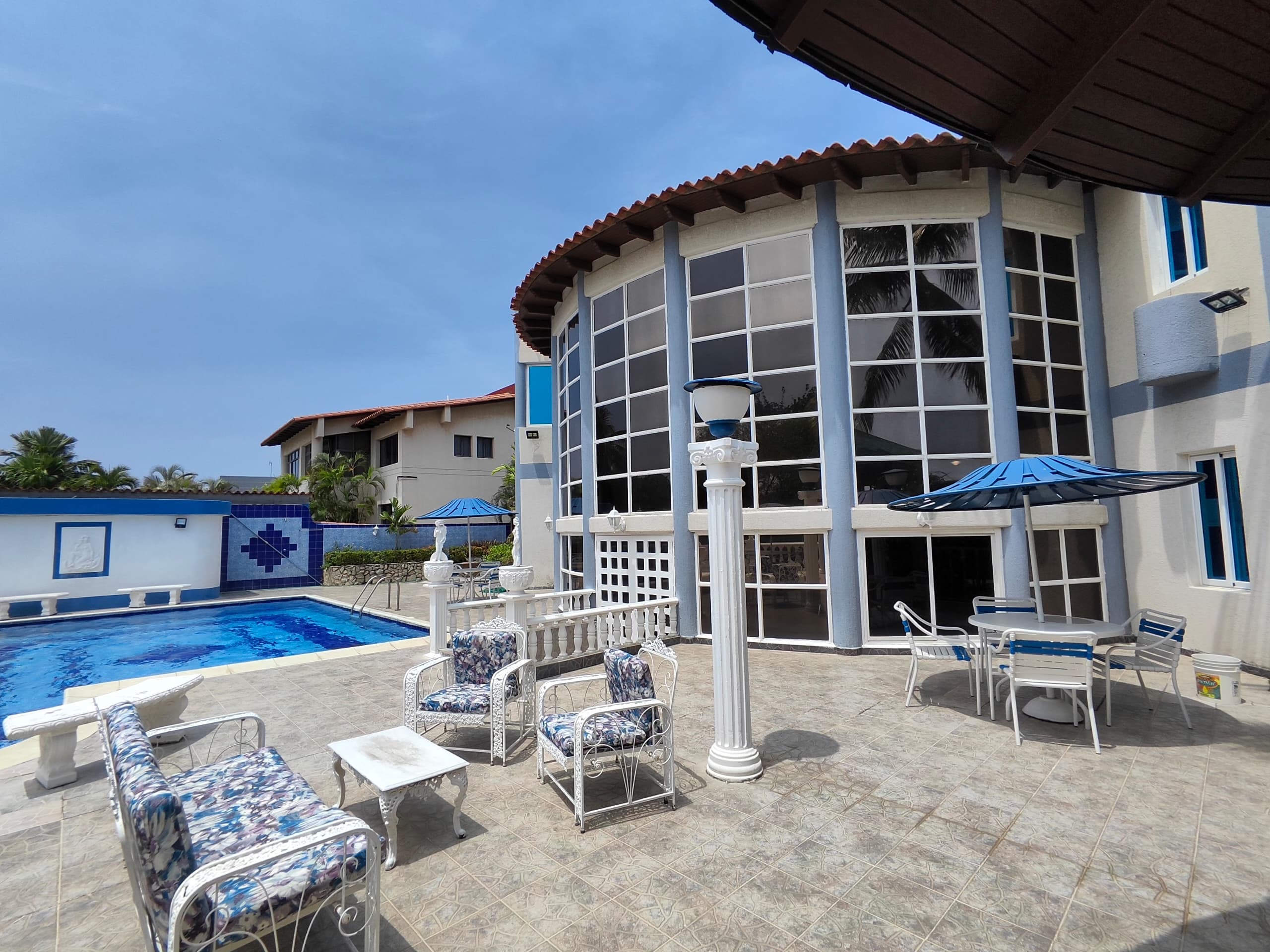 VENTA, CASA EN LAS VILLAS, LECHERÍA