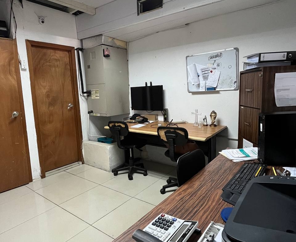 LOCAL COMERCIAL EN LA CALLE BOLÍVAR DE PUERTO LA CRUZ