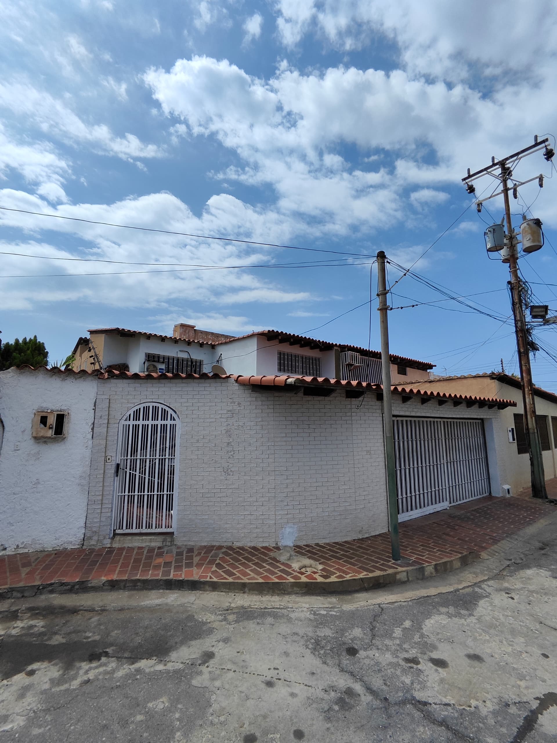 CASA EN LA URBANIZACIÓN BIENESTAR EN NUEVA BARCELONA