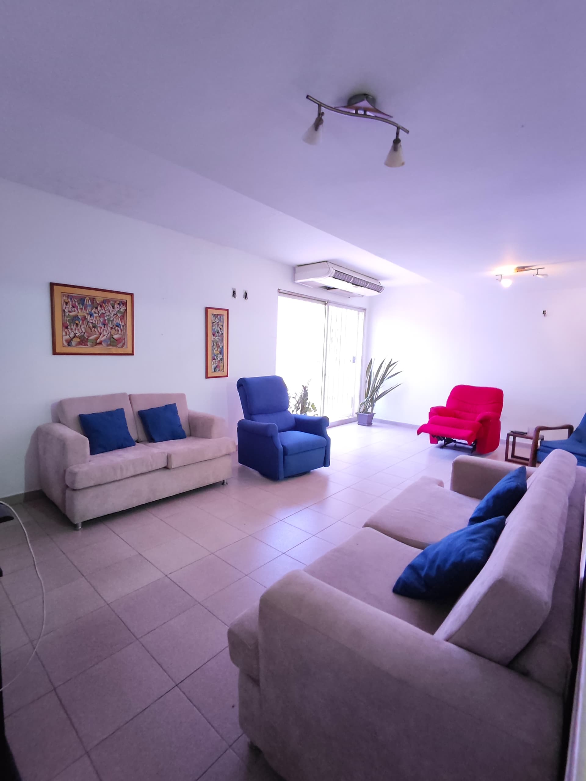 CASA EN LA URBANIZACIÓN BIENESTAR EN NUEVA BARCELONA