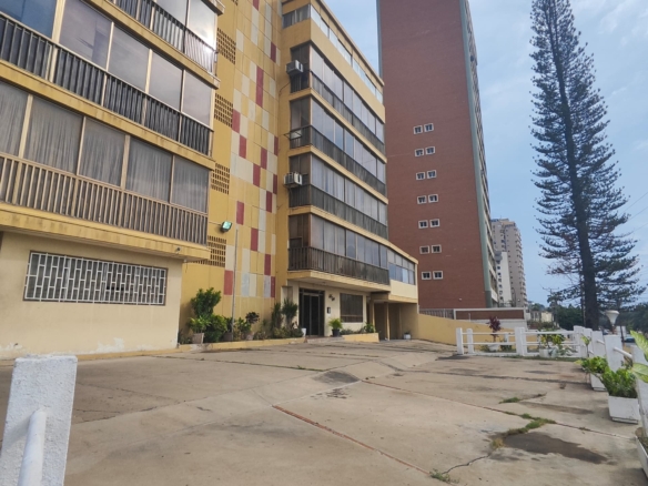 APARTAMENTO EN EL CONJUNTO RESIDENCIAL EMY, SECTOR LATINIA, PUERTO LA CRUZ