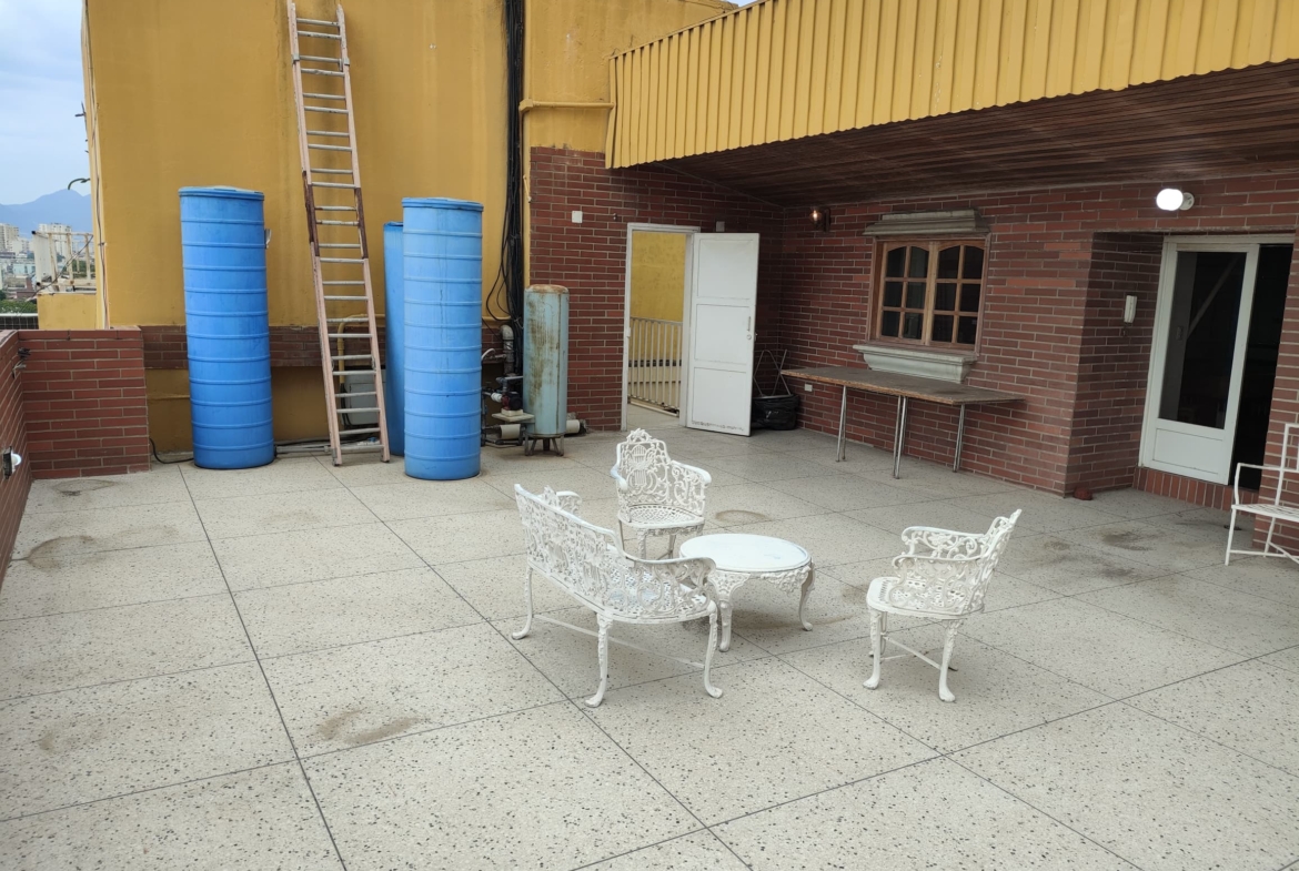 APARTAMENTO EN EL CONJUNTO RESIDENCIAL EMY, SECTOR LATINIA, PUERTO LA CRUZ