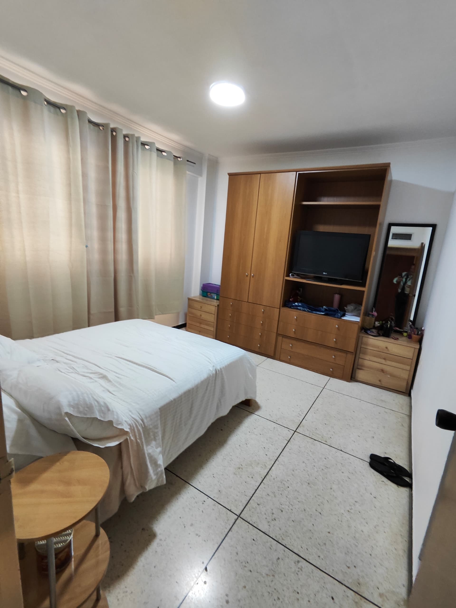 APARTAMENTO EN EL CONJUNTO RESIDENCIAL EMY, SECTOR LATINIA, PUERTO LA CRUZ