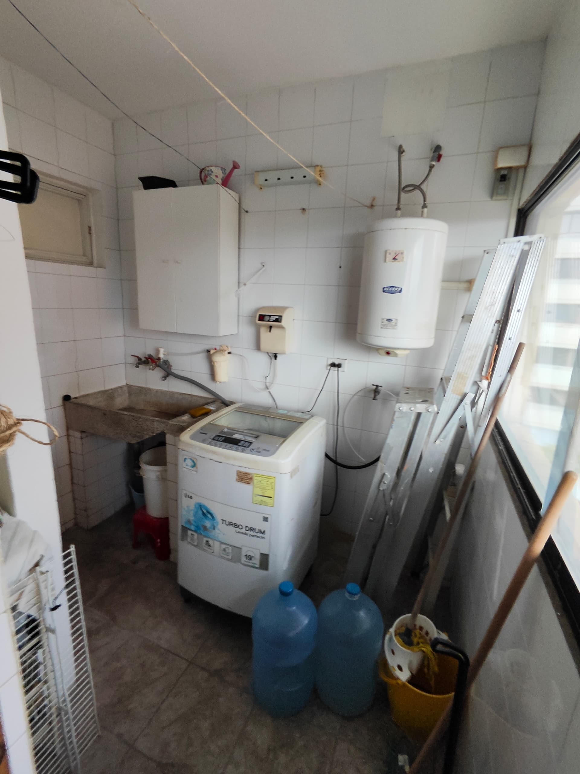 APARTAMENTO EN EL CONJUNTO RESIDENCIAL EMY, SECTOR LATINIA, PUERTO LA CRUZ